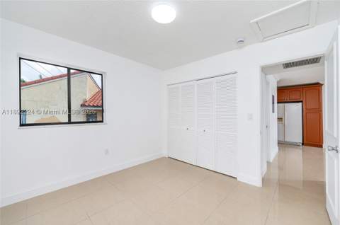 2775 W 61st Pl 207, Hialeah FL - photo 20 of 26