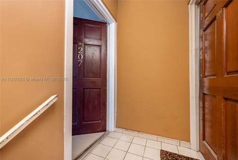 2775 W 61st Pl 207, Hialeah FL - photo 9 of 26