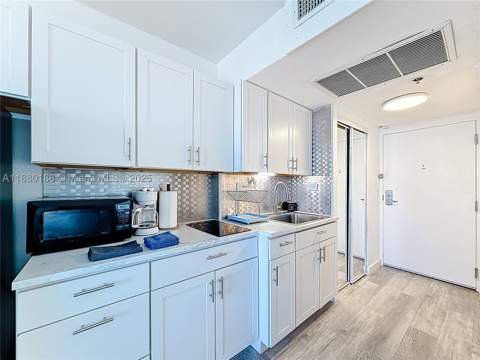 19201 Collins Ave 636, Sunny Isles Beach FL - photo 10 of 23