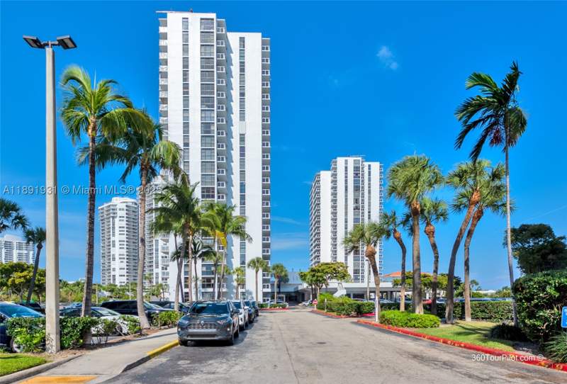 2 bedroom Condominium at 20515 E Country Club Dr 343, Waterview Condo, Aventura — photo 2