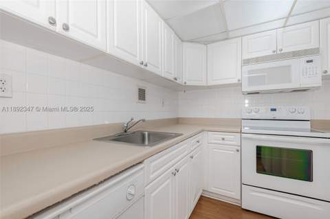 1200 West Ave 1531, Miami Beach FL - photo 11 of 29