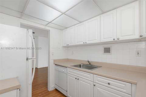 1200 West Ave 1531, Miami Beach FL - photo 13 of 29