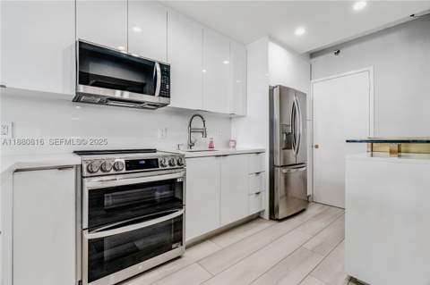 100 Lincoln Rd 323, Miami Beach FL - photo 17 of 63