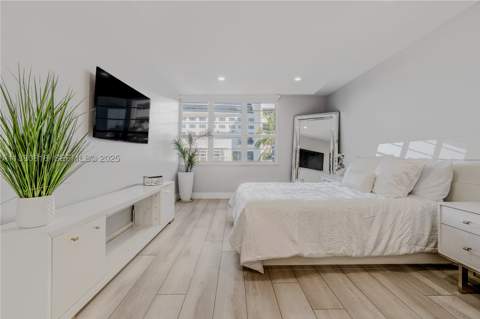 100 Lincoln Rd 323, Miami Beach FL - photo 20 of 63
