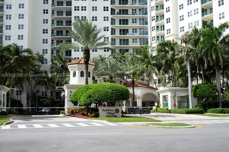 2 bedroom Condominium at 20000 E Country Club Dr Ph01, Turnberry Vlg No Tower Co, Aventura — photo 3