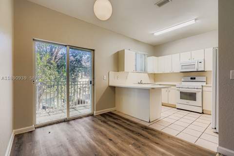 2731 NE 3rd Dr 203, Homestead FL - photo 14 of 33