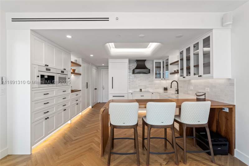 1 bedroom Condominium at 3350 SW 27th Ave 1503, The Executive Residences, Coconut Grove — photo 3