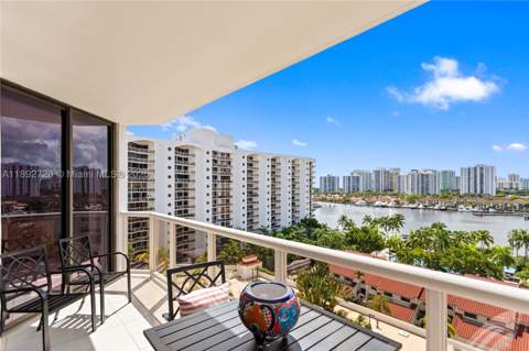 3598 Yacht Club Dr 1004, Aventura FL - photo 14 of 77