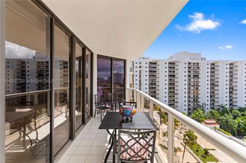 3598 Yacht Club Dr 1004, Aventura FL - photo 15 of 77