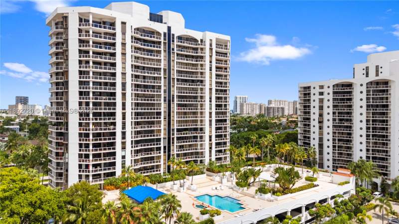 2 bedroom Condominium at 3598 Yacht Club Dr 1004, Harbor Tws At The Waterwa, Aventura — photo 2