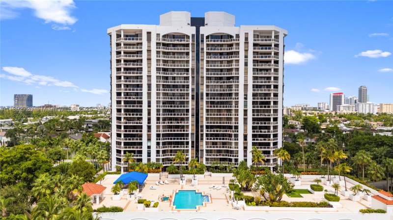 2 bedroom Condominium at 3598 Yacht Club Dr 1004, Harbor Tws At The Waterwa, Aventura — photo 3