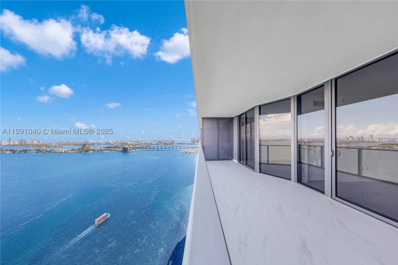 2 bedroom Condominium at 700 NE 24 St 3402, Aria Reserve South, Miami — photo 2