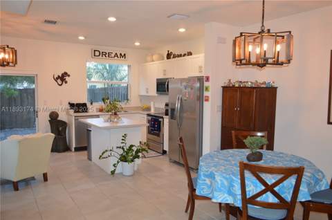 2744 SE 19th St, Homestead FL - photo 11 of 29