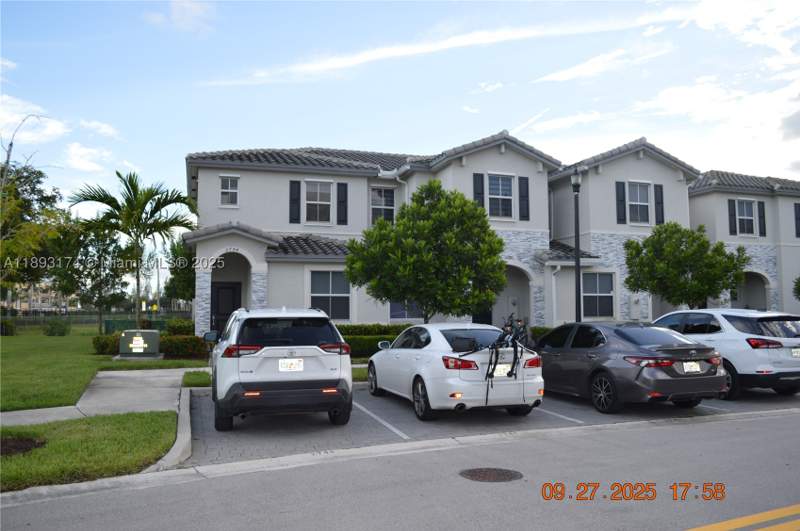 3 bedroom Townhouse at 2744 SE 19th St, Keys Gate Residential, Homestead — photo 2