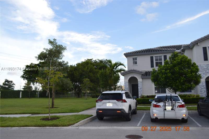 3 bedroom Townhouse at 2744 SE 19th St, Keys Gate Residential, Homestead — photo 3