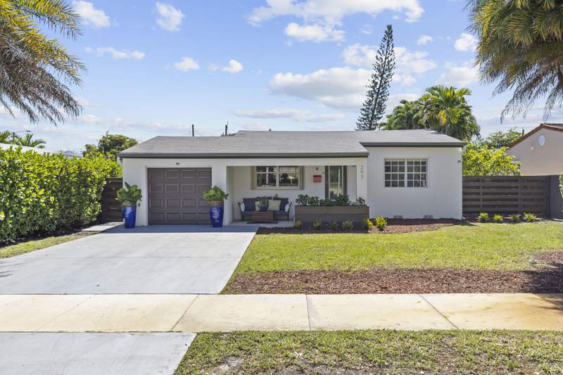 4 bedroom SingleFamilyResidence at 297 Minola Drive, REV PL SEC 2 CC ESTATES, Miami Springs — photo 1