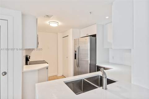 701 Brickell Key Blvd 1411, Miami FL - photo 6 of 20