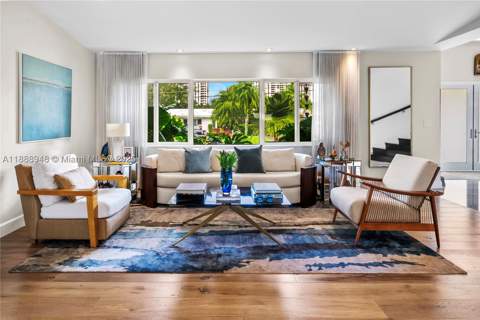 1370 NE 103rd St, Miami Shores FL - photo 11 of 59