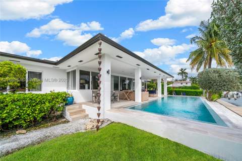1370 NE 103rd St, Miami Shores FL - photo 21 of 59