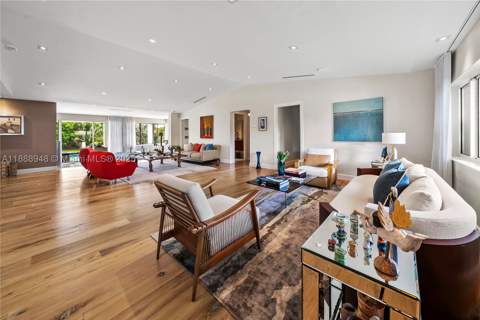 1370 NE 103rd St, Miami Shores FL - photo 9 of 59