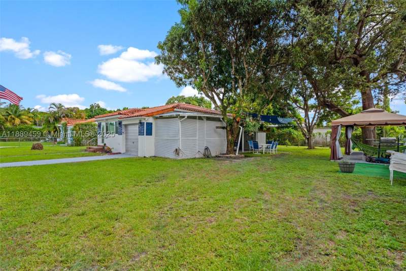 3 bedroom SingleFamilyResidence at 5340 SW 5th St, Durward Heights, Miami — photo 4