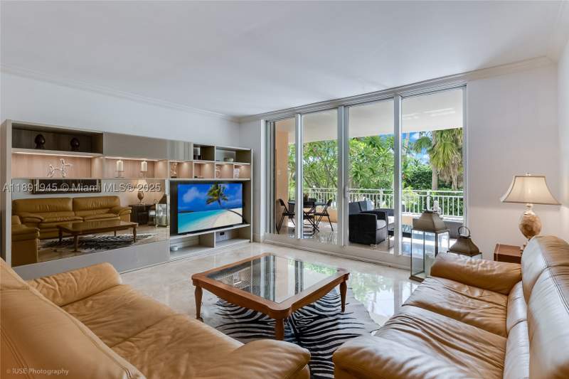3 bedroom Condominium at 791 Crandon Blvd 303, OCEAN TOWER TWO CONDO, Key Biscayne — photo 4