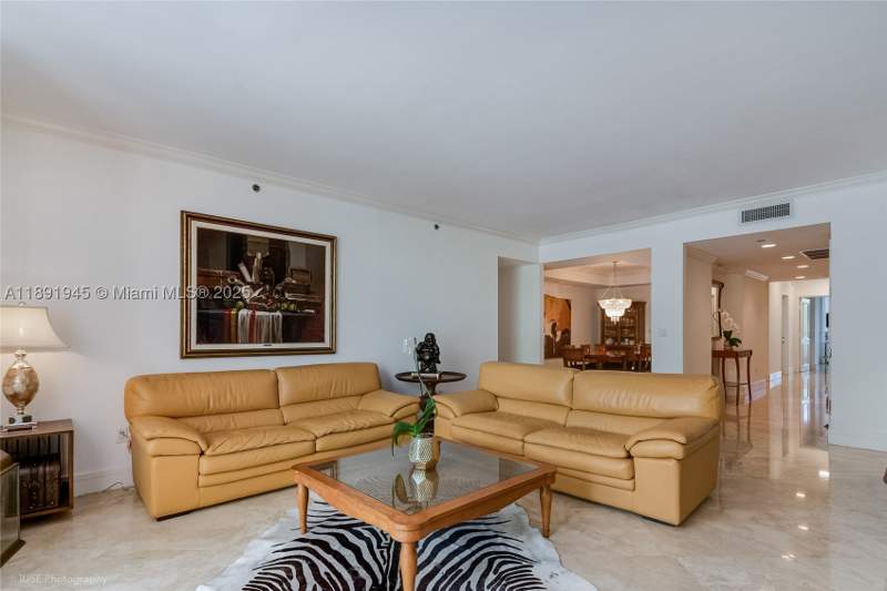3 bedroom Condominium at 791 Crandon Blvd 303, OCEAN TOWER TWO CONDO, Key Biscayne — photo 5