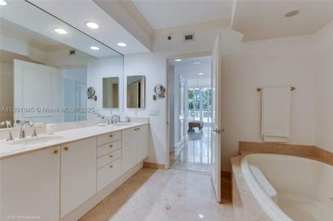 791 Crandon Blvd 303, Key Biscayne FL - photo 9 of 25
