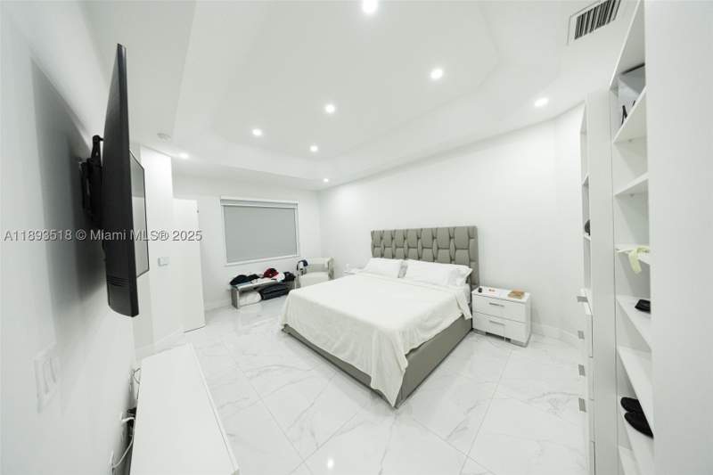 4 bedroom SingleFamilyResidence at 2122 NE 39th Ter, Floridian Bay Estates, Homestead — photo 5