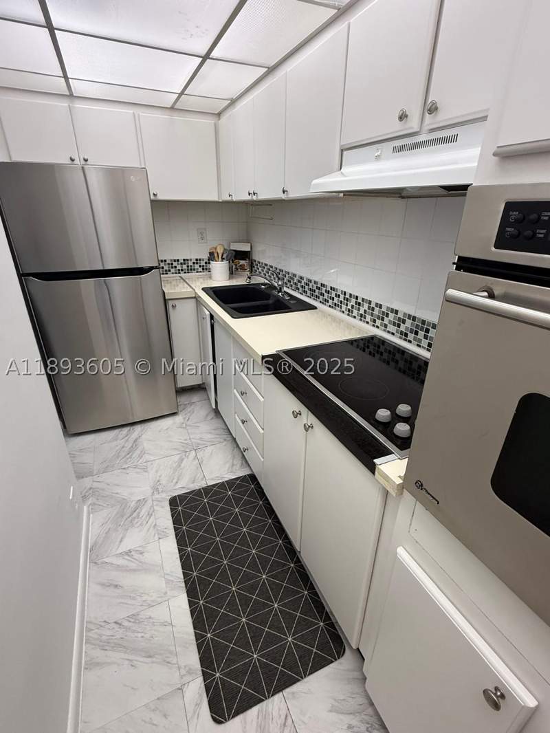 0 bedroom Condominium at 1000 West Ave 306, Mirador 1000 Condo, Miami Beach — photo 3