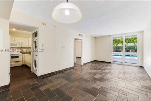 7800 Collins Ave 203, Miami Beach FL - photo 10 of 29