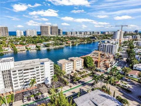 10090 Bay Harbor Ter 10090, Bay Harbor Islands FL - photo 15 of 44