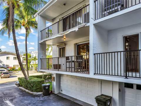 10090 Bay Harbor Ter 10090, Bay Harbor Islands FL - photo 17 of 44
