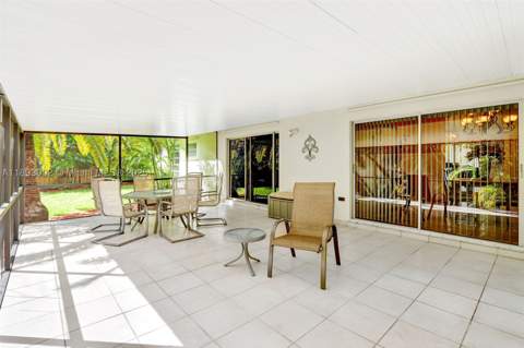 18045 SW 87th Ct, Palmetto Bay FL - photo 23 of 36