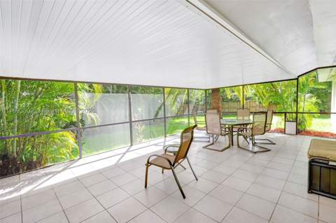 18045 SW 87th Ct, Palmetto Bay FL - photo 24 of 36