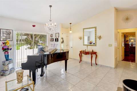 18045 SW 87th Ct, Palmetto Bay FL - photo 6 of 36