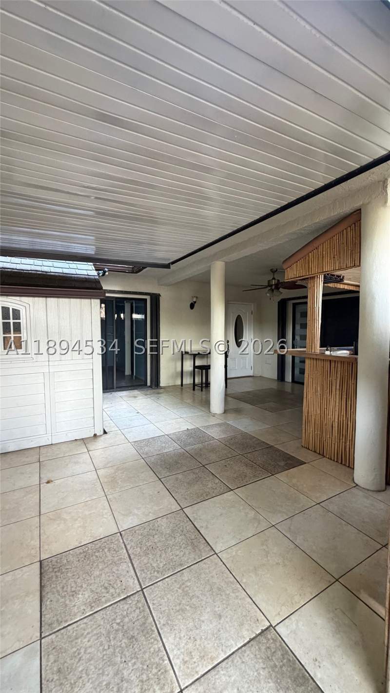 4 bedroom Townhouse at 2450 W 67th Pl 13-12, Lago Grande Four-A Condo, Hialeah — photo 3