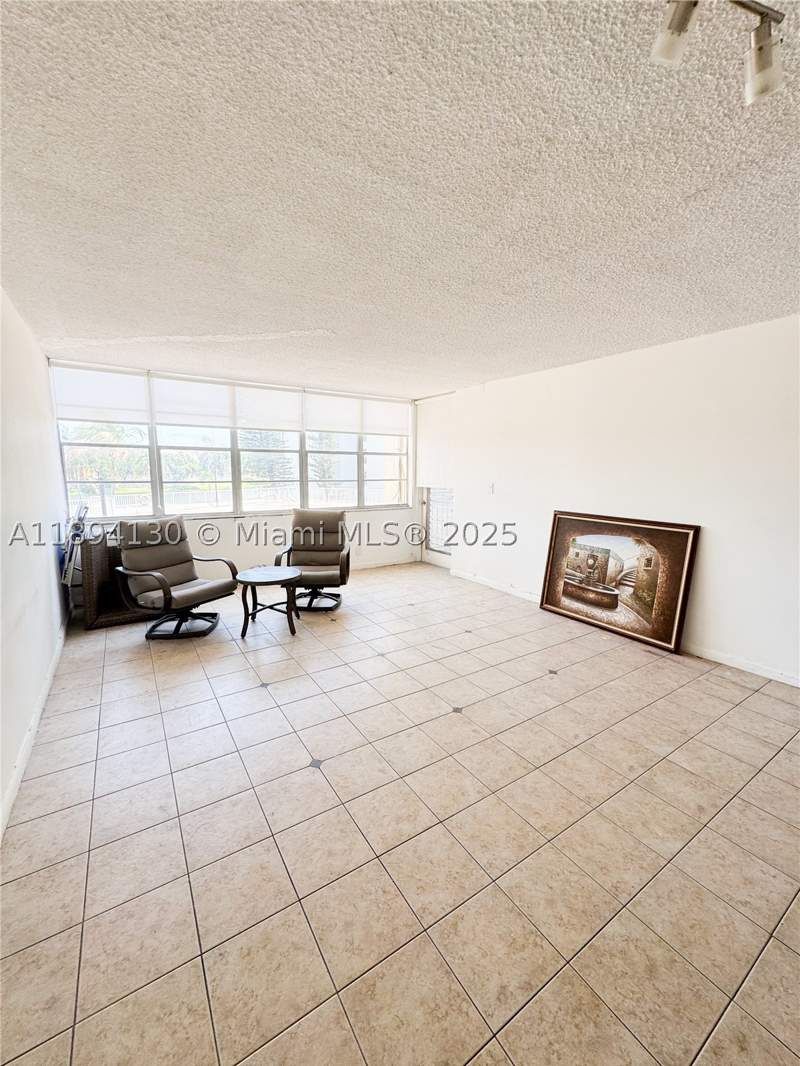 1 bedroom Condominium at 2025 NE 164th St 206, Crestview Towers Condo, North Miami Beach — photo 5