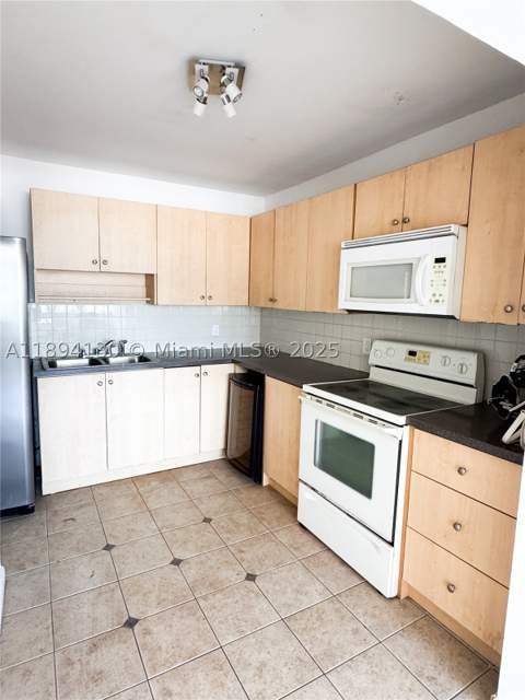 2025 NE 164th St 206, North Miami Beach FL - photo 8 of 14