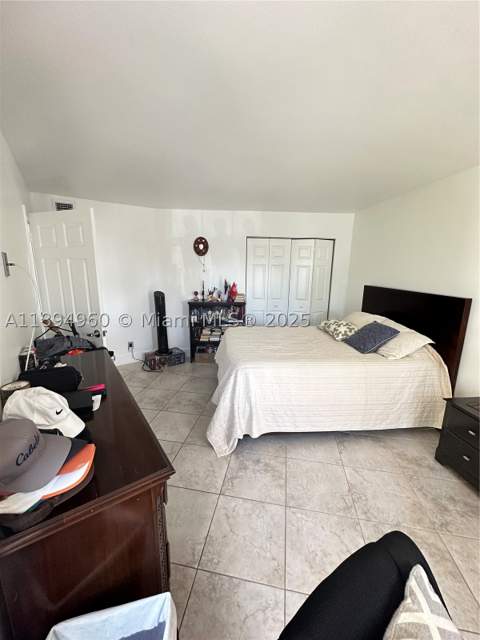 100 Bayview Dr 601, Sunny Isles Beach FL - photo 12 of 20