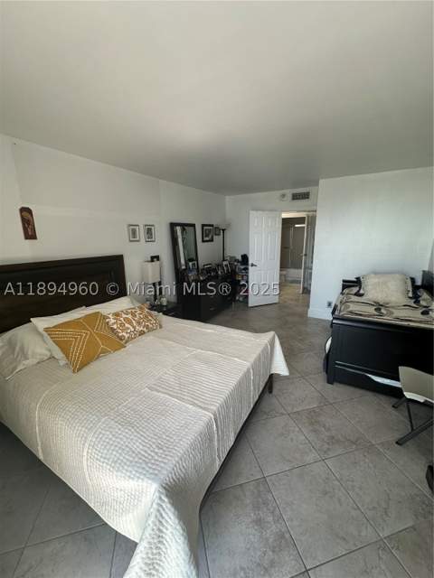 100 Bayview Dr 601, Sunny Isles Beach FL - photo 14 of 20