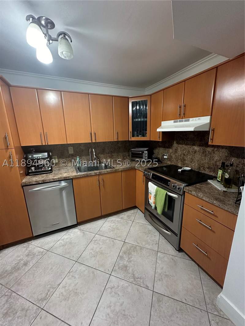 2 bedroom Condominium at 100 Bayview Dr 601, Arlen House East Condo, Sunny Isles Beach — photo 5