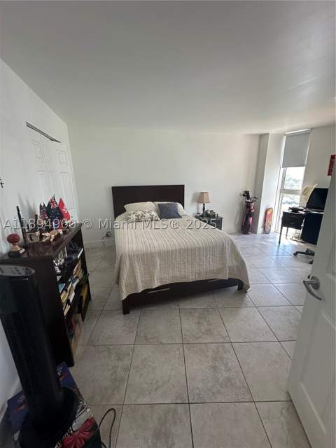100 Bayview Dr 601, Sunny Isles Beach FL - photo 9 of 20