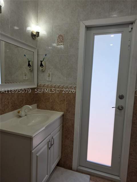 12941 Auralia Rd, North Miami FL - photo 10 of 32