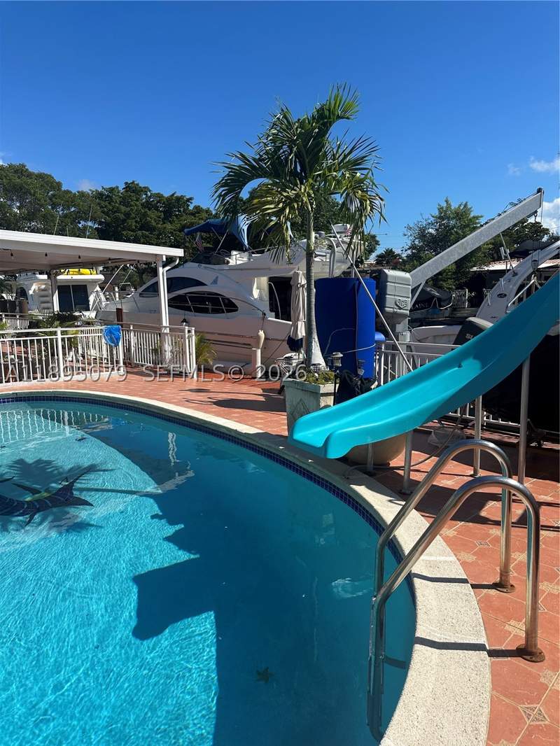 5 bedroom SingleFamilyResidence at 12941 Auralia Rd, VENETIAN SEC KEYSTONE POI, North Miami — photo 3