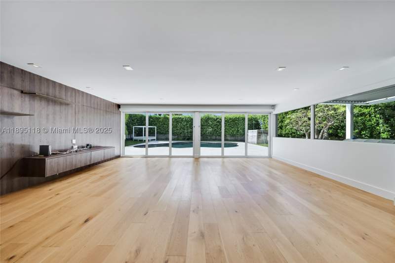 4 bedroom SingleFamilyResidence at 5244 Alton Rd, La Gorce Golf Sub, Miami Beach — photo 4