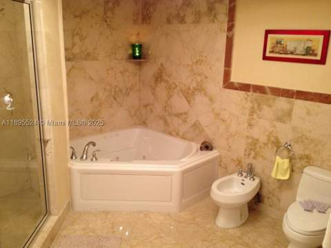 17555 SW Atlantic Blvd Ph2, Sunny Isles Beach FL - photo 8 of 26
