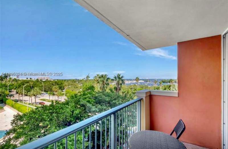1 bedroom Condominium at 2951 S Bayshore Dr 603, The Mutiny Condo, Miami — photo 3