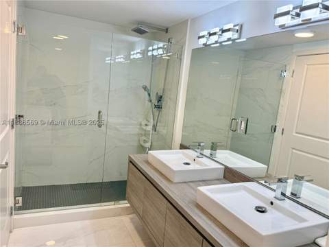 400 Sunny Isles Blvd 916, Sunny Isles Beach FL - photo 16 of 27