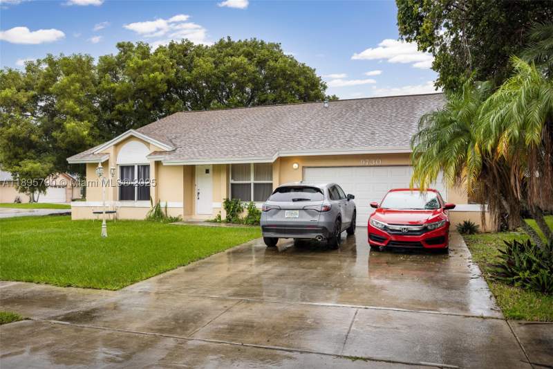 4 bedroom SingleFamilyResidence at 9730 SW 219th St, Lakes By The Bay Sec 4, Cutler Bay — photo 4